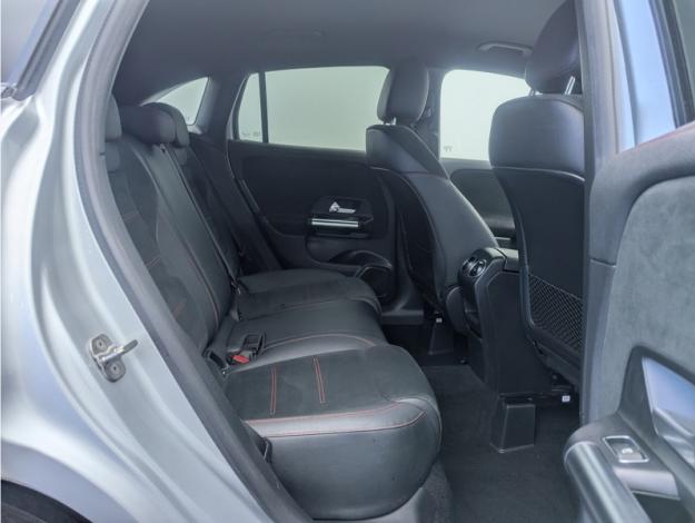 MERCEDES-BENZ GLA 200 d AMG Line  