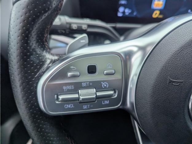 MERCEDES-BENZ GLA 200 d AMG Line  