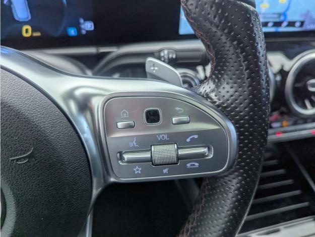 MERCEDES-BENZ GLA 200 d AMG Line  