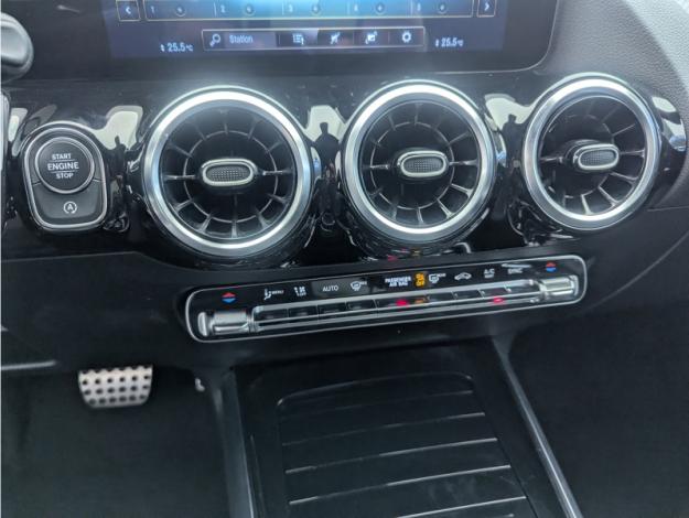 MERCEDES-BENZ GLA 200 d AMG Line  