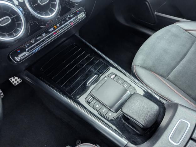 MERCEDES-BENZ GLA 200 d AMG Line  