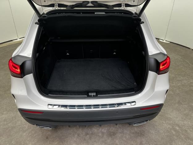 MERCEDES-BENZ GLA 200 AMG Line  