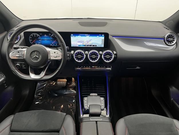 MERCEDES-BENZ GLA 200 AMG Line  