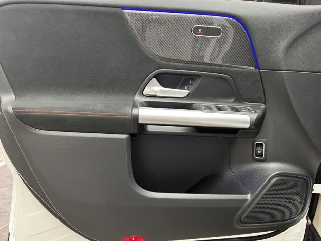 MERCEDES-BENZ GLA 200 AMG Line  