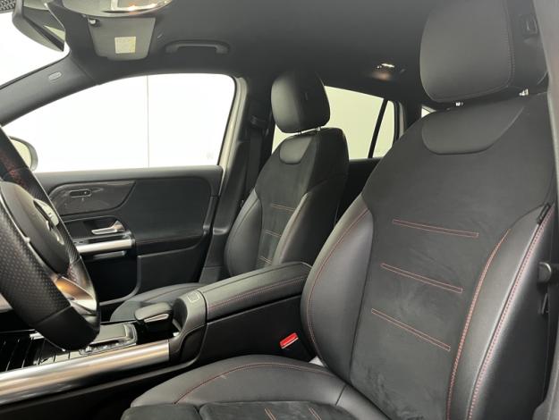 MERCEDES-BENZ GLA 200 AMG Line  