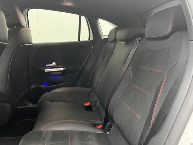 MERCEDES-BENZ GLA 200 AMG Line  