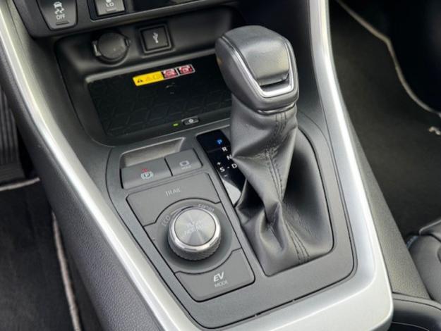 TOYOTA RAV4 AWD-i 222ch Collection Pack Confort + TO  