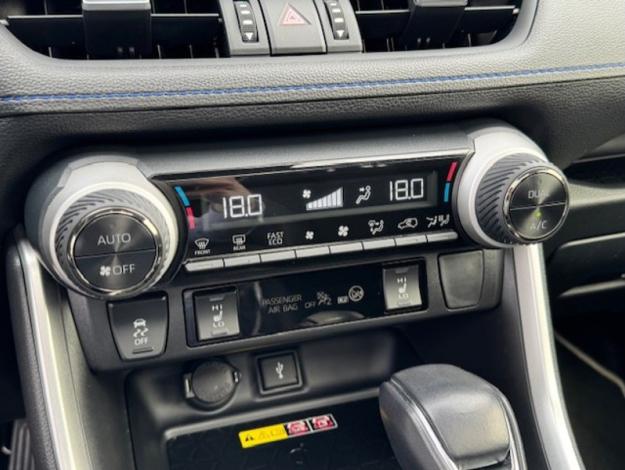 TOYOTA RAV4 AWD-i 222ch Collection Pack Confort + TO  