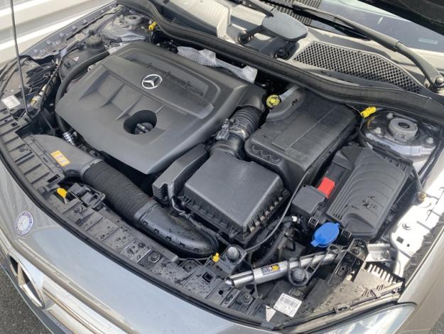 MERCEDES-BENZ GLA 180 d  