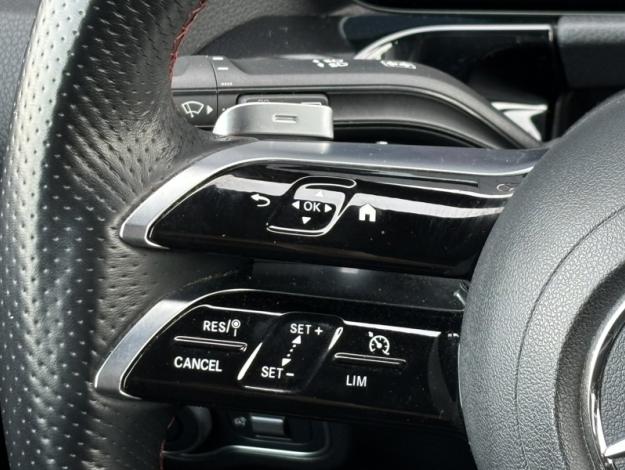 MERCEDES-BENZ GLA 200 d AMG Line  GLA 200 d AMG Line