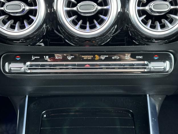 MERCEDES-BENZ GLA 200 d AMG Line  GLA 200 d AMG Line