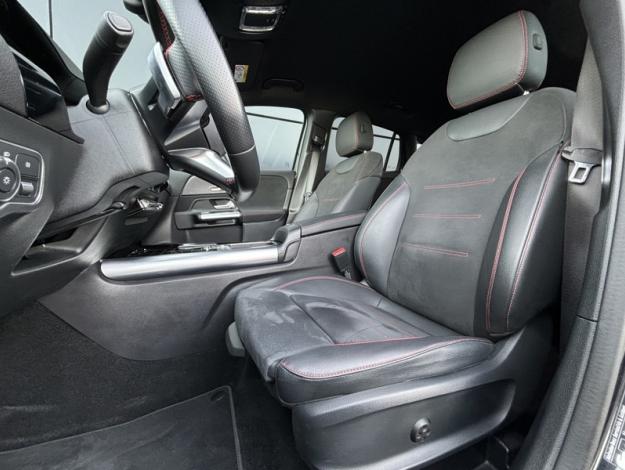 MERCEDES-BENZ GLA 200 d AMG Line  GLA 200 d AMG Line