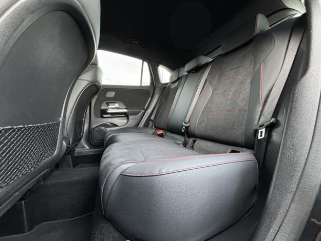 MERCEDES-BENZ GLA 200 d AMG Line  GLA 200 d AMG Line