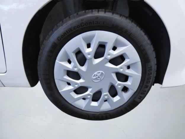 TOYOTA Aygo 1.0 VVT-i x-play  