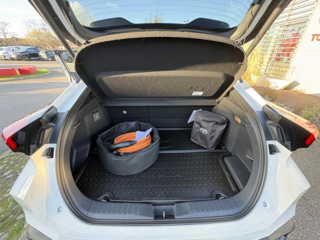 TOYOTA C-HR 2.0 PHEV 225 Graphic  C HR PHEV 225 GRAPHIC MY26