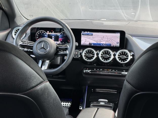 MERCEDES-BENZ GLA 180 AMG Line  GLA 180 AMG Line