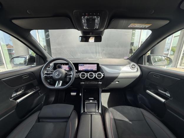 MERCEDES-BENZ GLA 180 AMG Line  GLA 180 AMG Line