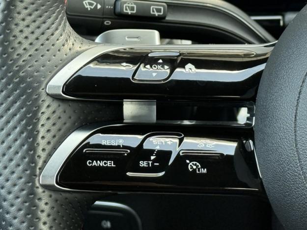 MERCEDES-BENZ GLA 180 AMG Line  GLA 180 AMG Line