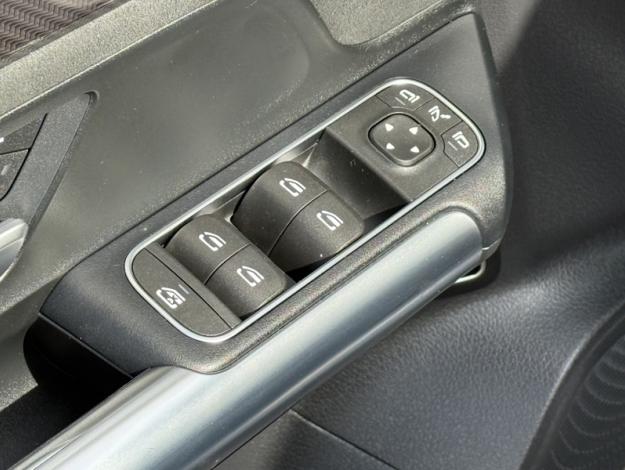 MERCEDES-BENZ GLA 180 AMG Line  GLA 180 AMG Line