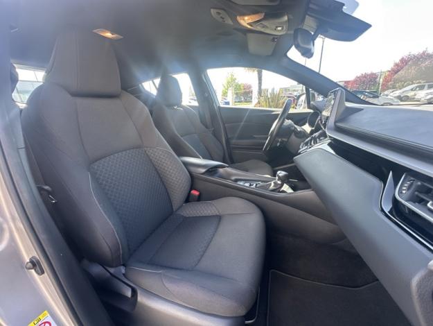 TOYOTA C-HR 122h Dynamic Business  