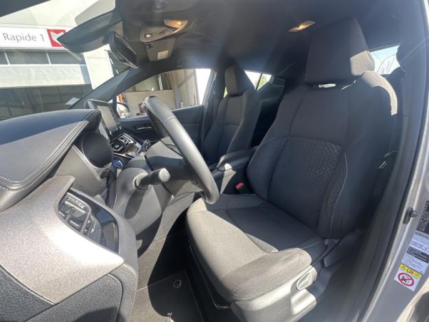 TOYOTA C-HR 122h Dynamic Business  