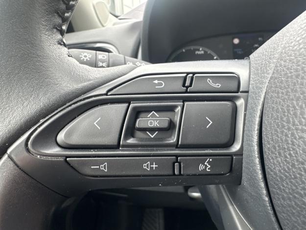 TOYOTA Yaris 116h Dynamic  