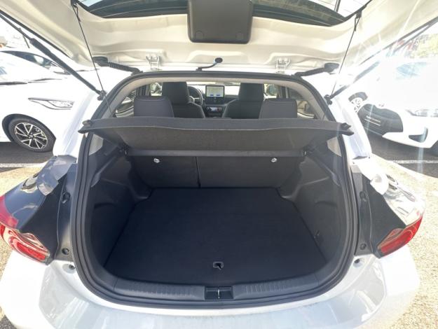 TOYOTA Yaris 116h Design  