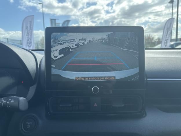 TOYOTA Yaris 116h Design  