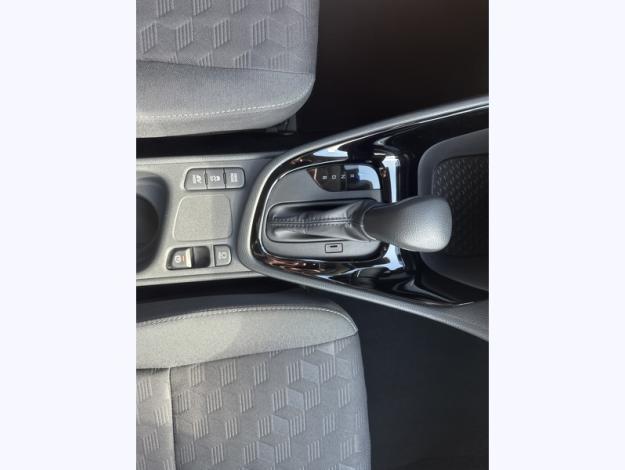 TOYOTA Yaris 116h Design  