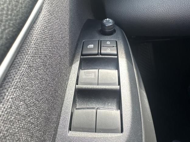 TOYOTA Yaris 116h Design  