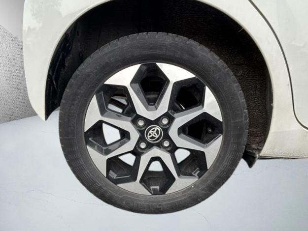 TOYOTA Aygo 1.0 VVT-i x-play  