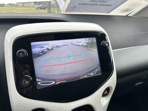 TOYOTA Aygo 1.0 VVT-i x-play  