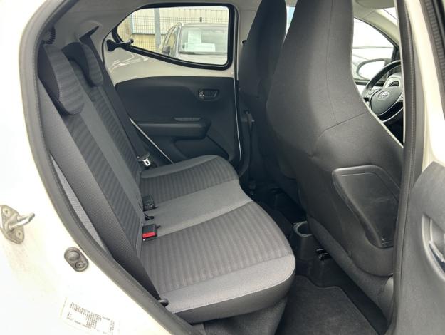 TOYOTA Aygo 1.0 VVT-i x-play  