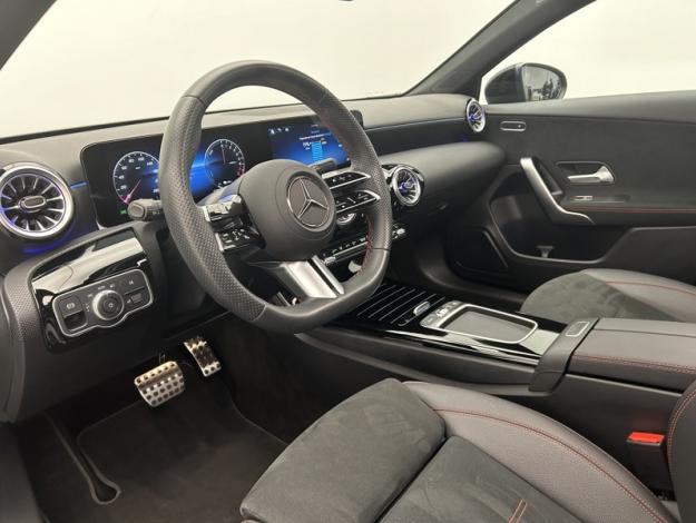 MERCEDES-BENZ A 250  e AMG Pack Night Toit Pano  