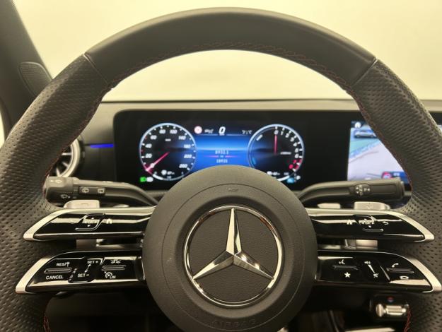 MERCEDES-BENZ A 250  e AMG Pack Night Toit Pano  