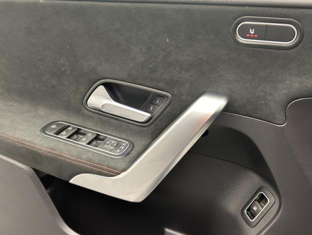 MERCEDES-BENZ A 250  e AMG Pack Night Toit Pano  