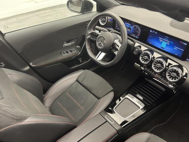 MERCEDES-BENZ A 250  e AMG Pack Night Toit Pano  