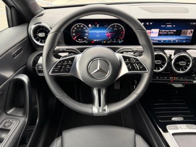 MERCEDES-BENZ A 180 d Luxury Line  