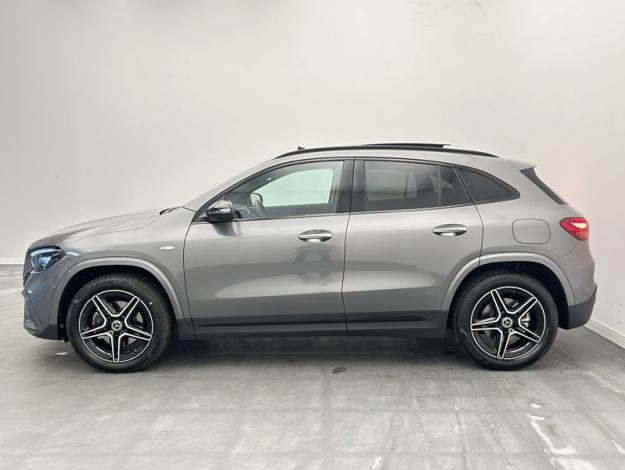 MERCEDES-BENZ GLA 250 e AMG Pack Night Toit Pano  