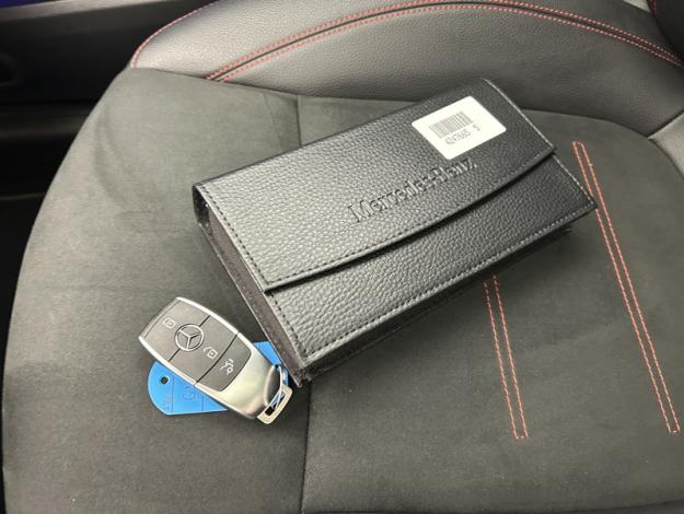 MERCEDES-BENZ GLA 250 e AMG Pack Night Toit Pano  