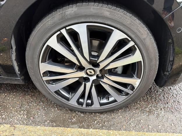 RENAULT Clio V Initiale Paris  1.6 140 ch EDC