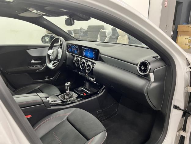 MERCEDES-BENZ A 180 AMG Pack Night Toit Pano  