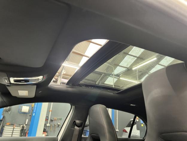 MERCEDES-BENZ A 180 AMG Pack Night Toit Pano  