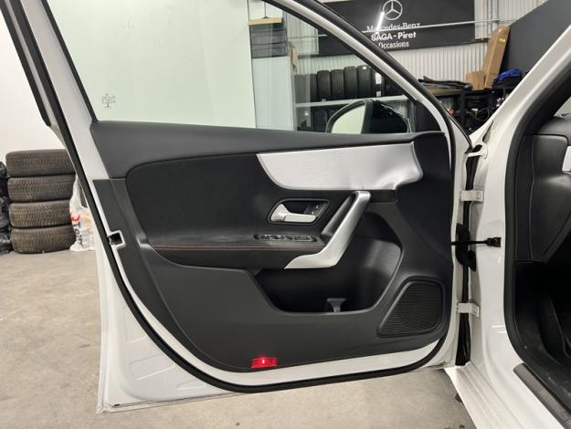 MERCEDES-BENZ A 180 AMG Pack Night Toit Pano  