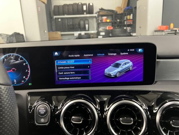 MERCEDES-BENZ A 180 AMG Pack Night Toit Pano  