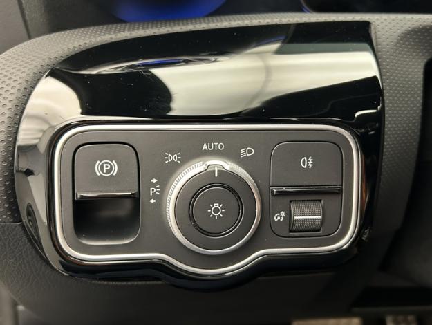 MERCEDES-BENZ A 250 e AMG Pack Night Toit Pano  