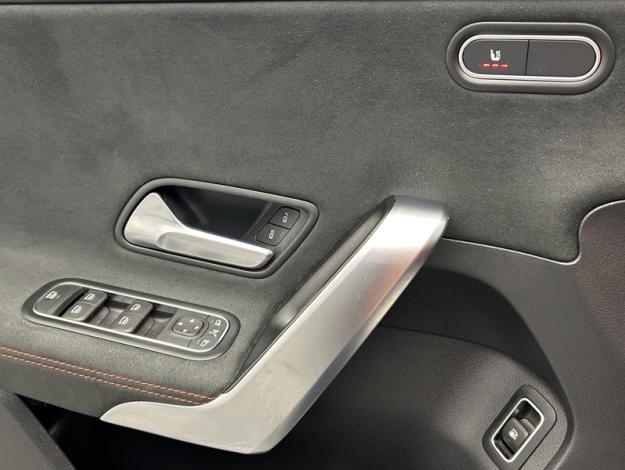 MERCEDES-BENZ A 250 e AMG Pack Night Toit Pano  