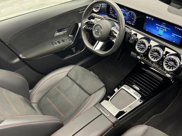 MERCEDES-BENZ A 250 e AMG Pack Night Toit Pano  