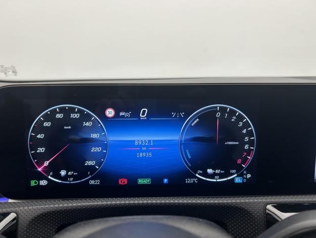 MERCEDES-BENZ A 250  e AMG Pack Night Toit Pano  