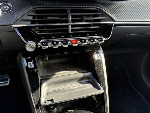 PEUGEOT 208 GT Line 1.2 100 Ch EAT8   1.2 101 ch EAT8